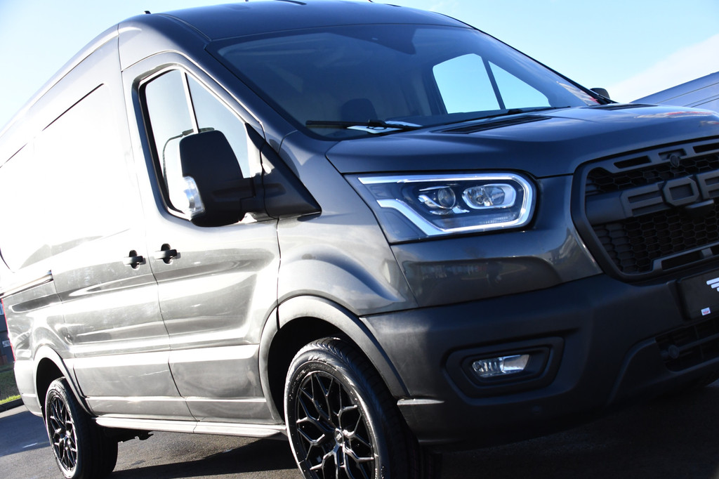Ford Transit 350 2.0 TDCI L2H2 Raptor Edition Camera, Cruise, Carplay, Xenon, 170pk, Stoelverwarming, Automaat, Trekhaak, Uniek! 18