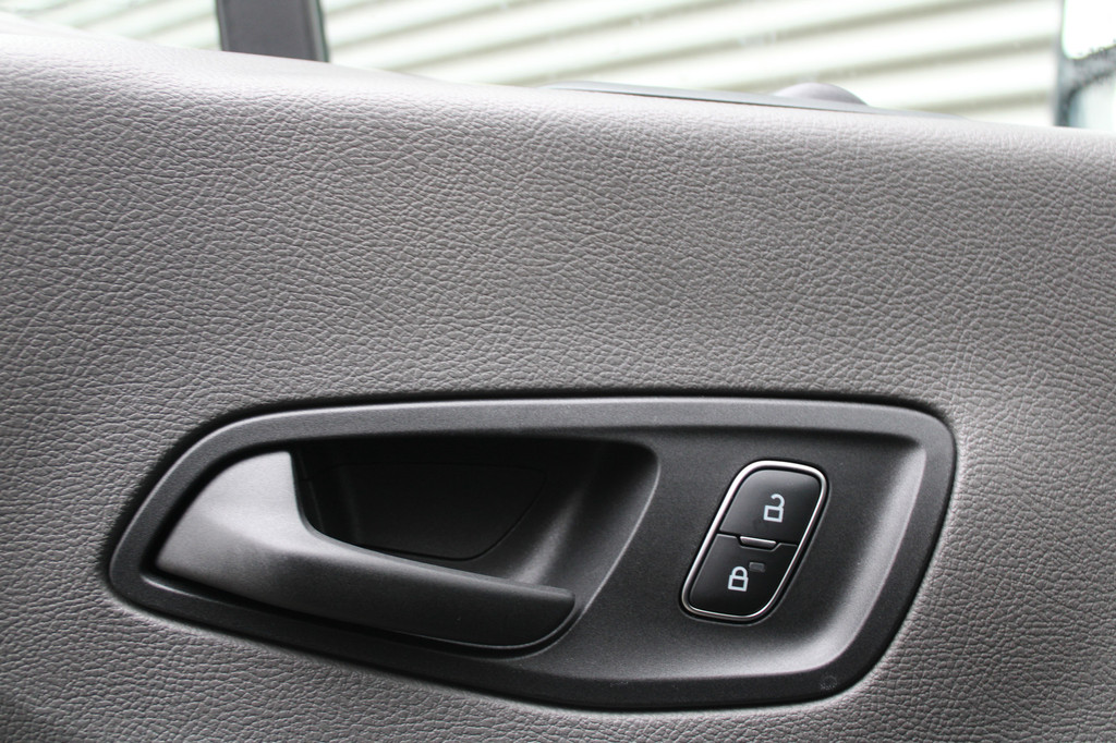 Ford Transit 350 2.0 TDCI L2H2 Trend 130pk - Facelift - Adaptive Cruise - Navigatie - Blind Spot - 360 Camera - Stoel - Stuurverwarming - Rijklaar 21