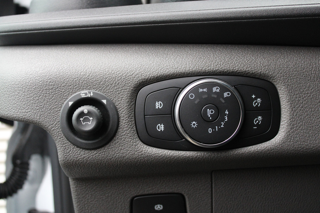 Ford Transit 350 2.0 TDCI L2H2 Trend 130pk Trend - Facelift - Xenon - Carplay - Android - Camera - Airbag Passagier - Rijklaar 17