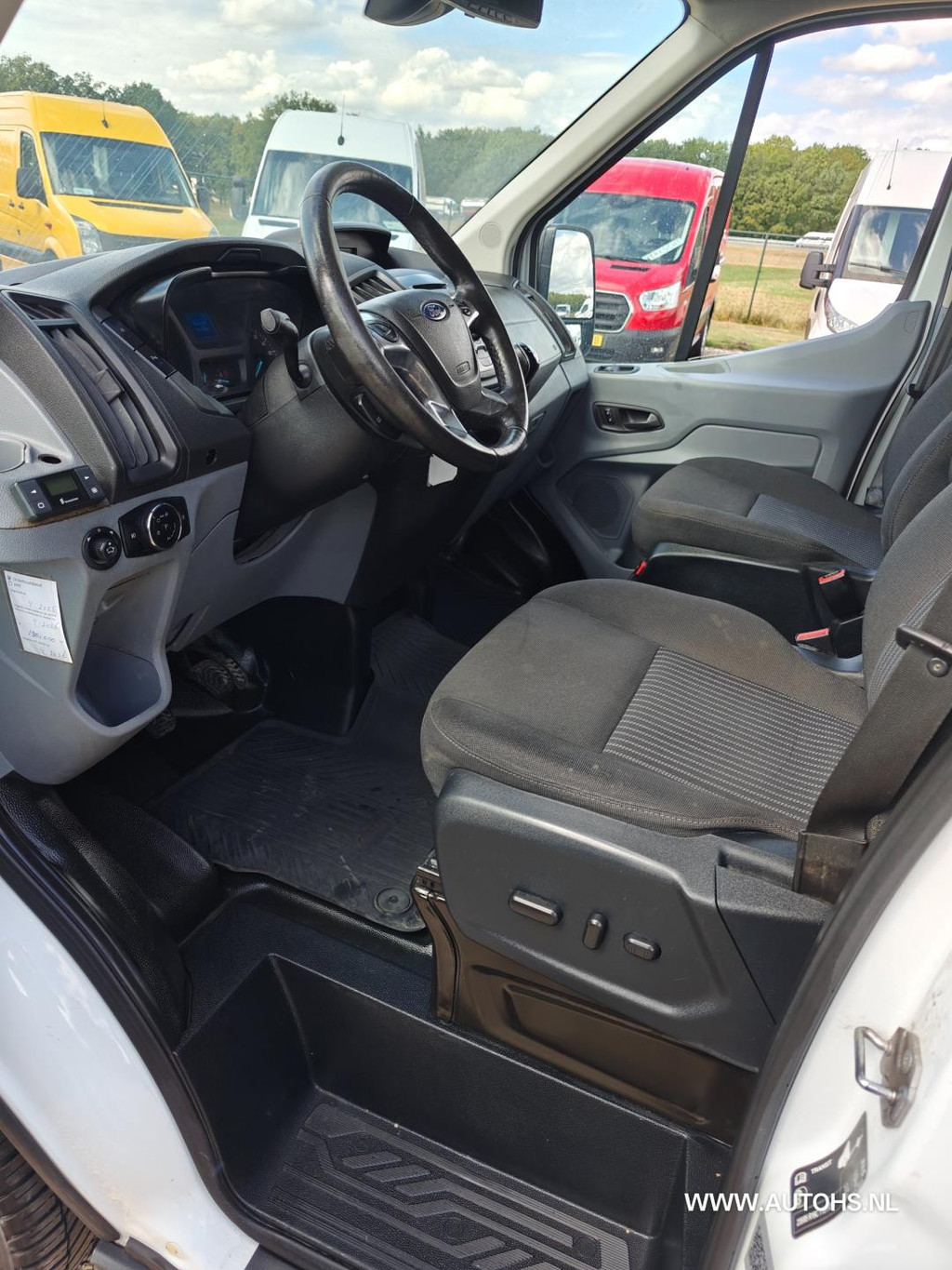 Ford Transit 350 2.0 TDCI L2H2 Trend , 1e Eig , Ex overheid , Euro 6 , Airco, Camera , cruise , in pracht staat. 9