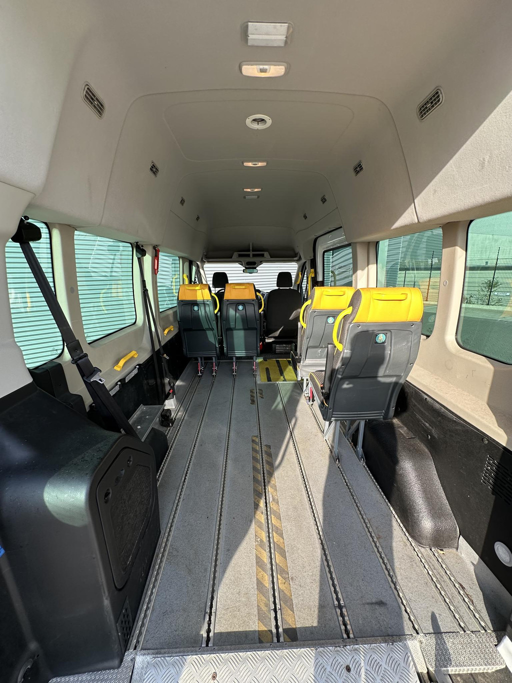 Ford Transit 350 2.0 TDCI L2H2 Trend Personenbus/rolstoelbus 12