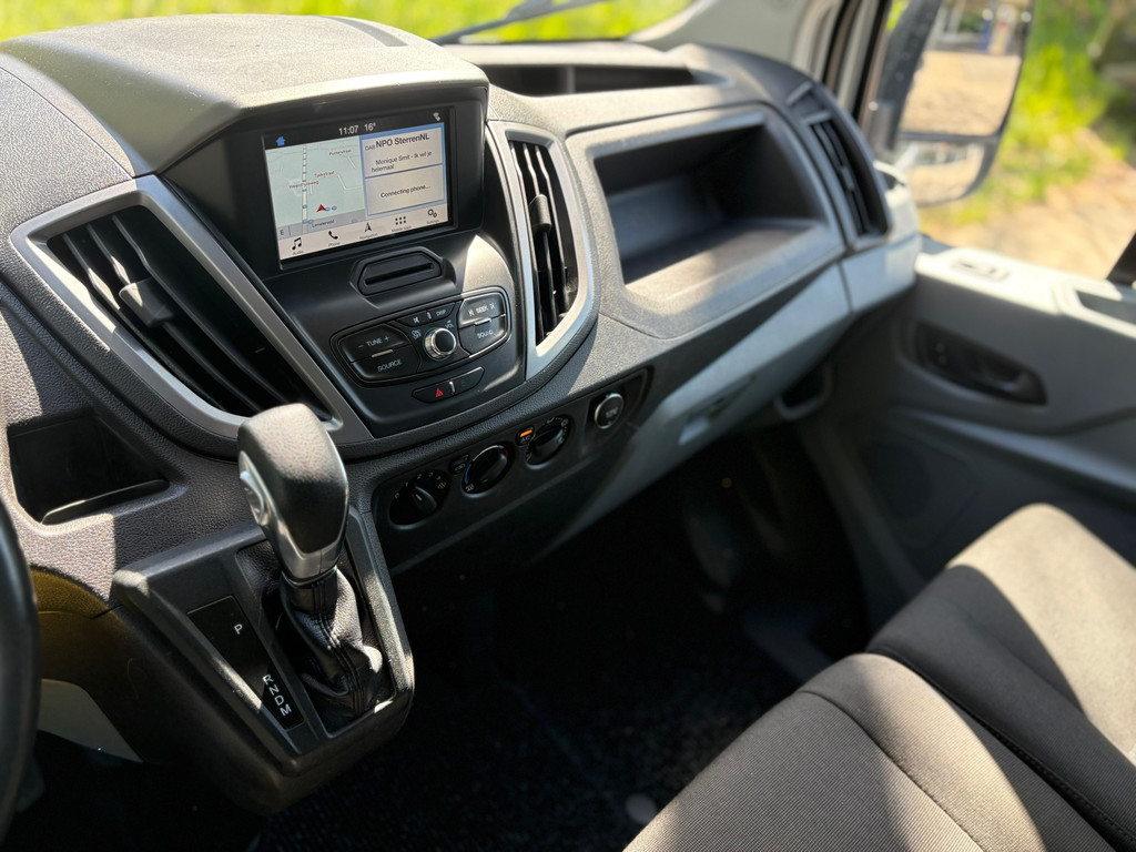 Ford Transit 350 2.0 TDCI L3H2 AUTOMAAT - Camera - Voorruitverw - Airco - Trekhaak - drie zitplaatsen - APPLE CARPLAY 17