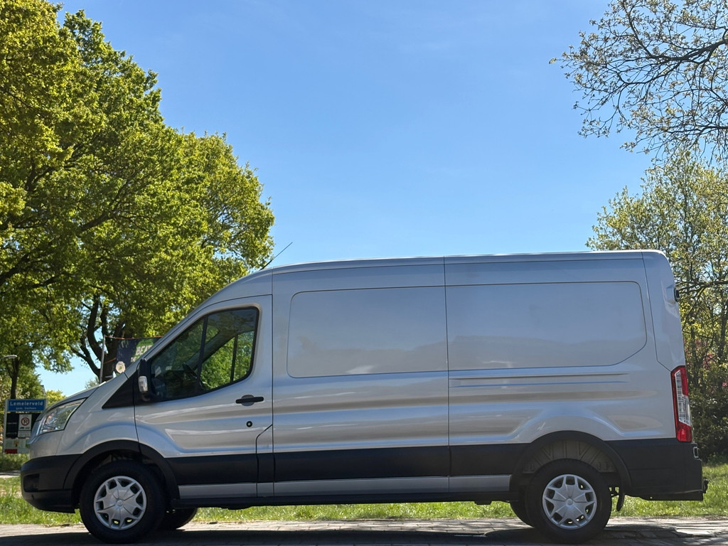 Ford Transit 350 2.0 TDCI L3H2 AUTOMAAT - Camera - Voorruitverw - Airco - Trekhaak - drie zitplaatsen - APPLE CARPLAY 5