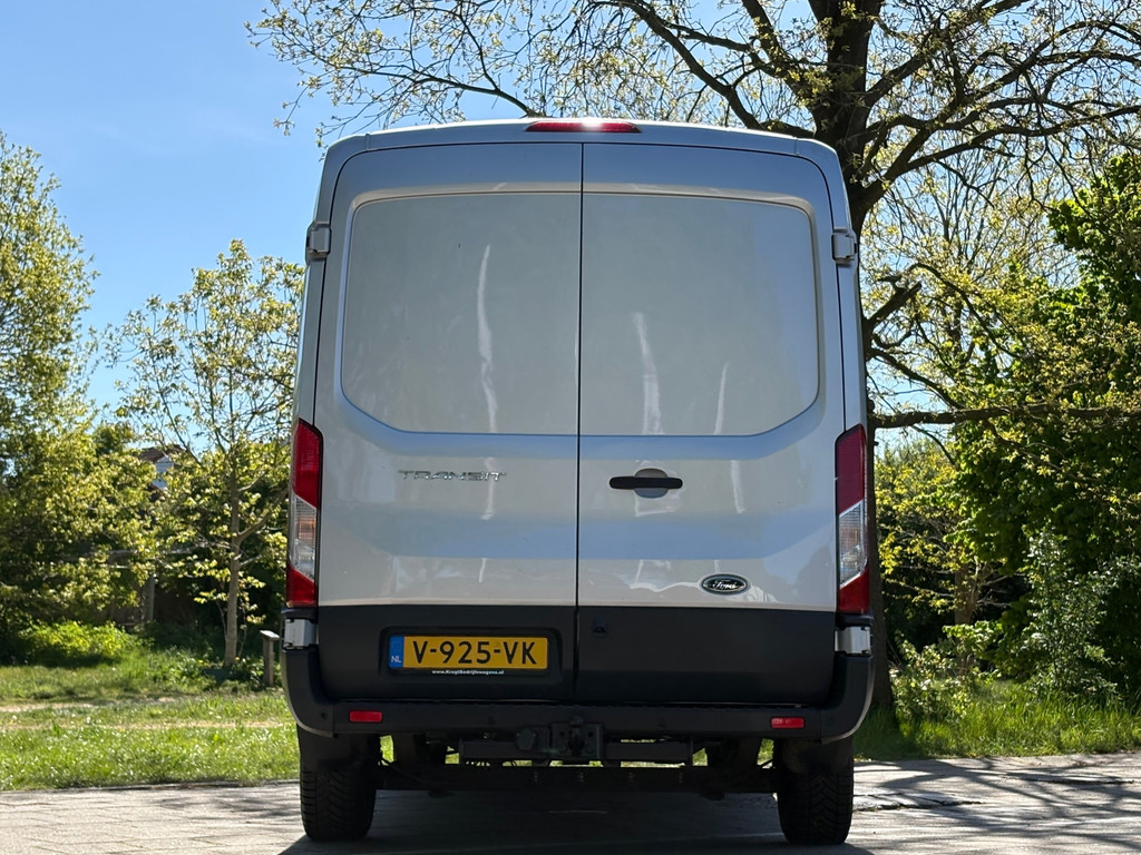Ford Transit 350 2.0 TDCI L3H2 AUTOMAAT - Camera - Voorruitverw - Airco - Trekhaak - drie zitplaatsen - APPLE CARPLAY 7