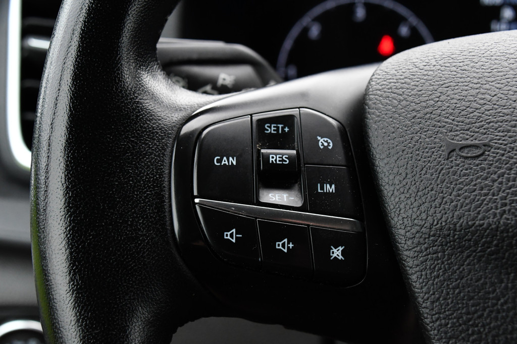 Ford Transit 350 2.0 TDCI L3H2 Black Edition Camera, Cruise, Carplay, 185pk, Xenon, Multimedia, Automaat, Trekhaak, Sensoren, Uniek! 20