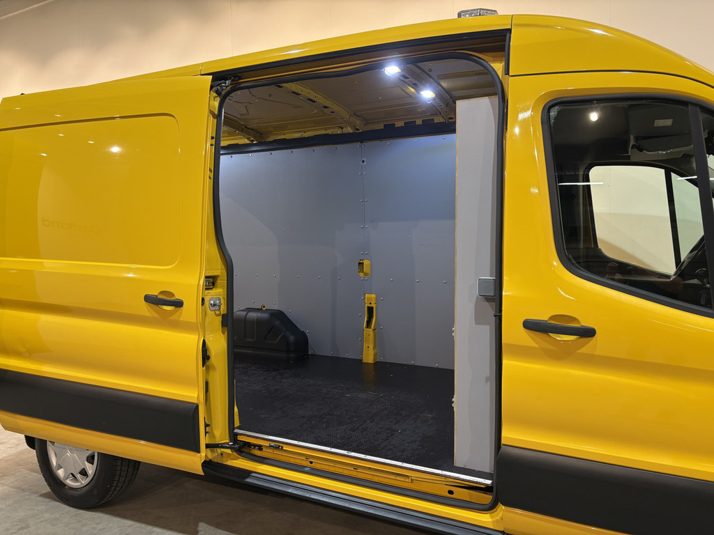 Ford Transit 350 2.0 TDCI L3H2 Trend 130 PK / Euro 6 / Airco / Cruise Control / Trekhaak / PDC 20