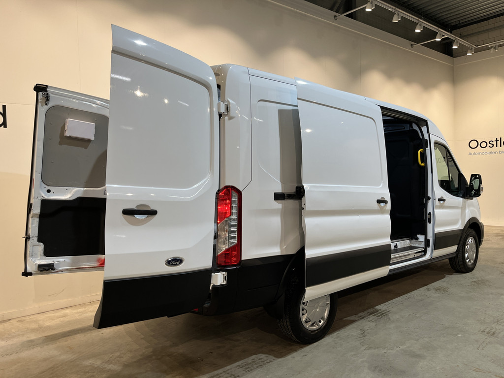 Ford Transit 350 2.0 TDCI L3H2 Trend RWD 170 PK Automaat / Euro 6 / Airco / Cruise Control Adap. / CarPlay / Camera / 220V. / Navigatie / Trekhaak 19