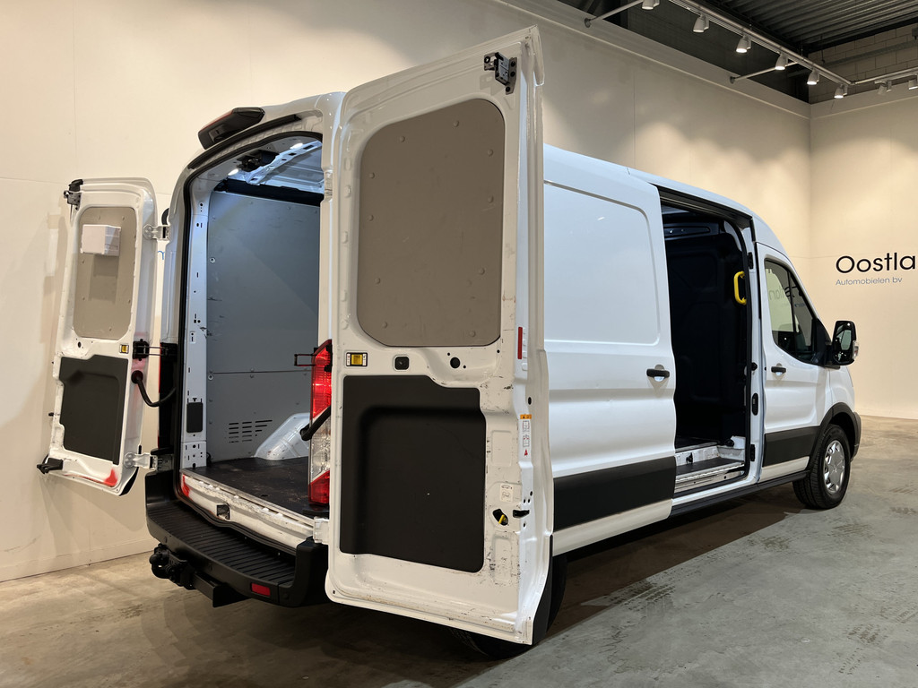 Ford Transit 350 2.0 TDCI L3H2 Trend RWD 170 PK Automaat / Euro 6 / Airco / Cruise Control Adap. / CarPlay / Camera / 220V. / Navigatie / Trekhaak 2