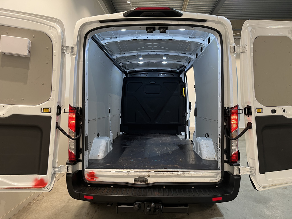 Ford Transit 350 2.0 TDCI L3H2 Trend RWD 170 PK Automaat / Euro 6 / Airco / Cruise Control Adap. / CarPlay / Camera / 220V. / Navigatie / Trekhaak 20