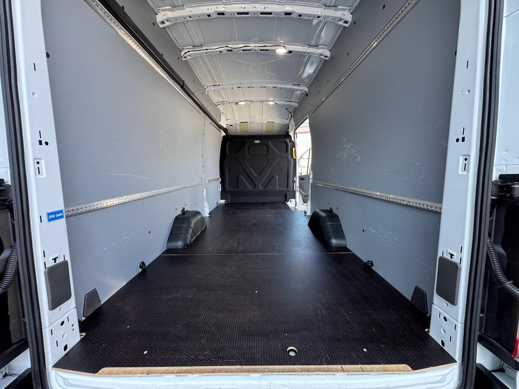 Ford Transit 350 2.0 TDCI L4H3 Trend RWD | Verlengde garantie | Navi | 360 Camera | Express Line | CarPlay | Clima | Stoelverw. 11