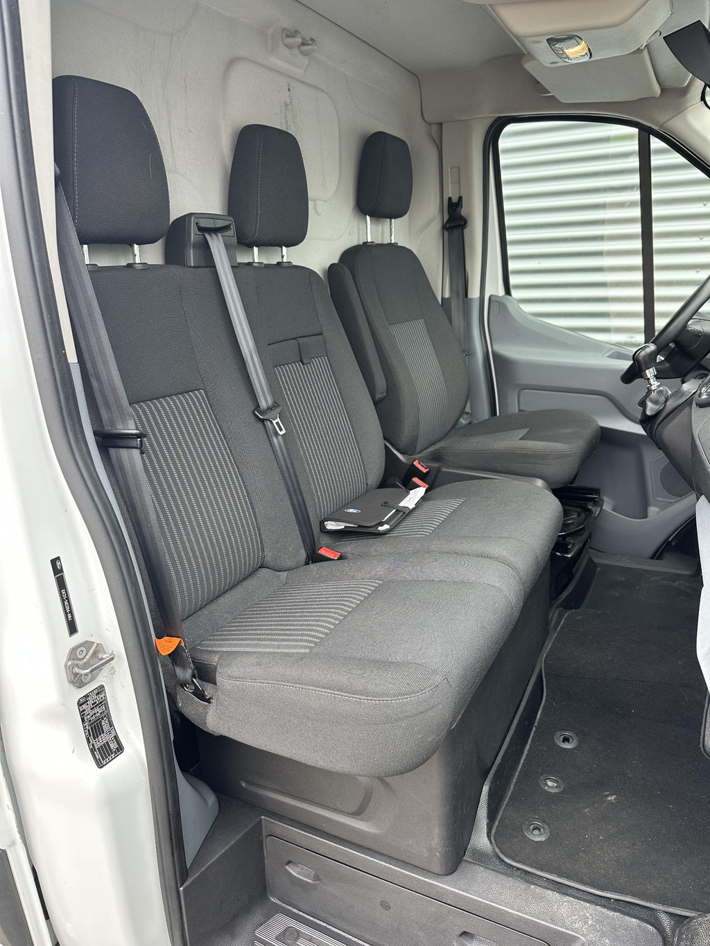 Ford Transit 350 2.2 TDCI L2H3 bus laadklep 4