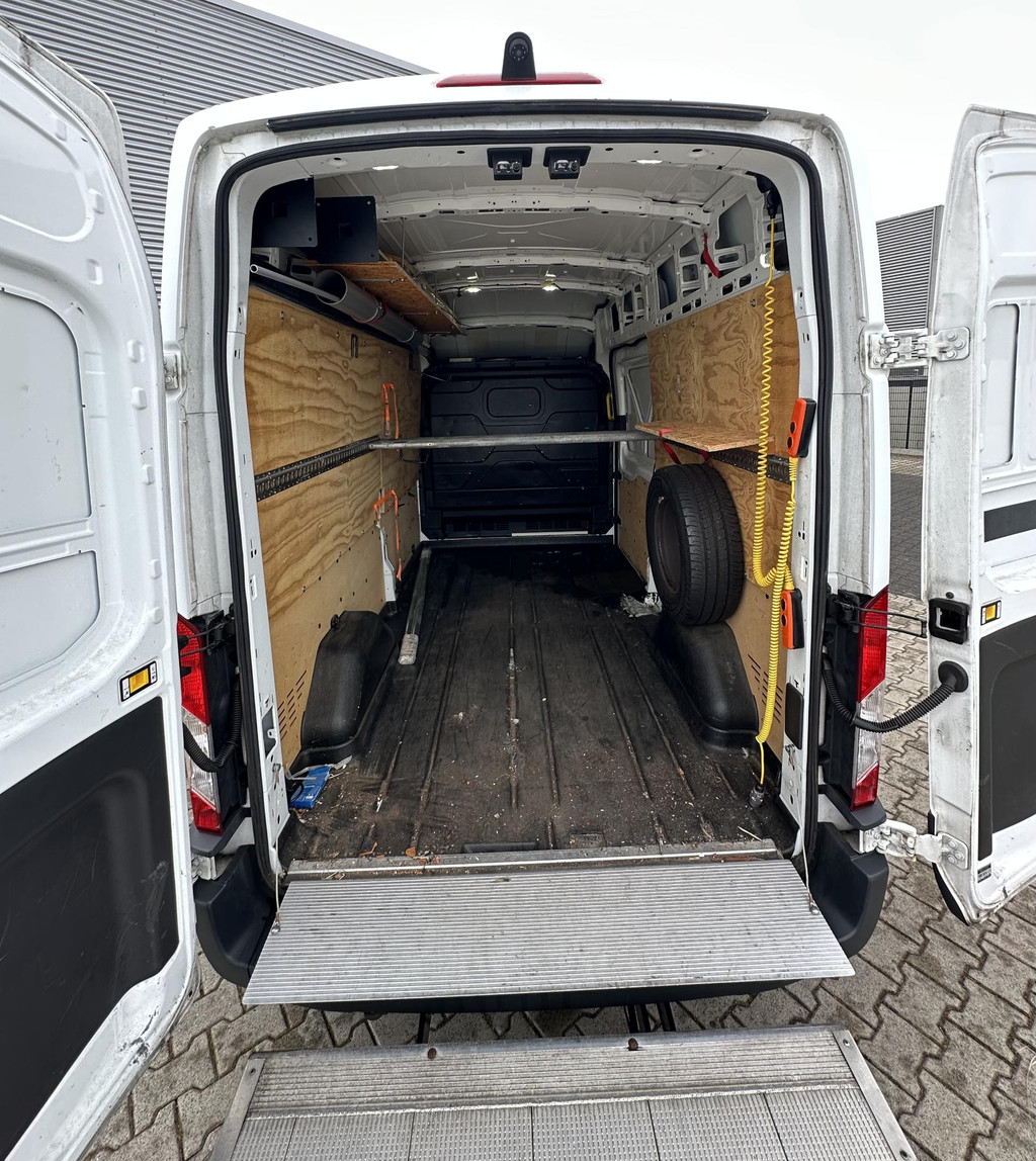 Ford Transit 350 2.2 TDCI L2H3 bus laadklep 9