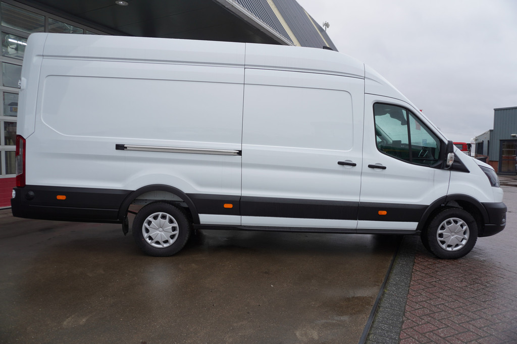 Ford Transit 350E 2.0 TDCI 130PK L4H3 Trend Nr. V207 | Airco | Cruise | Navi | Trekhaak 3