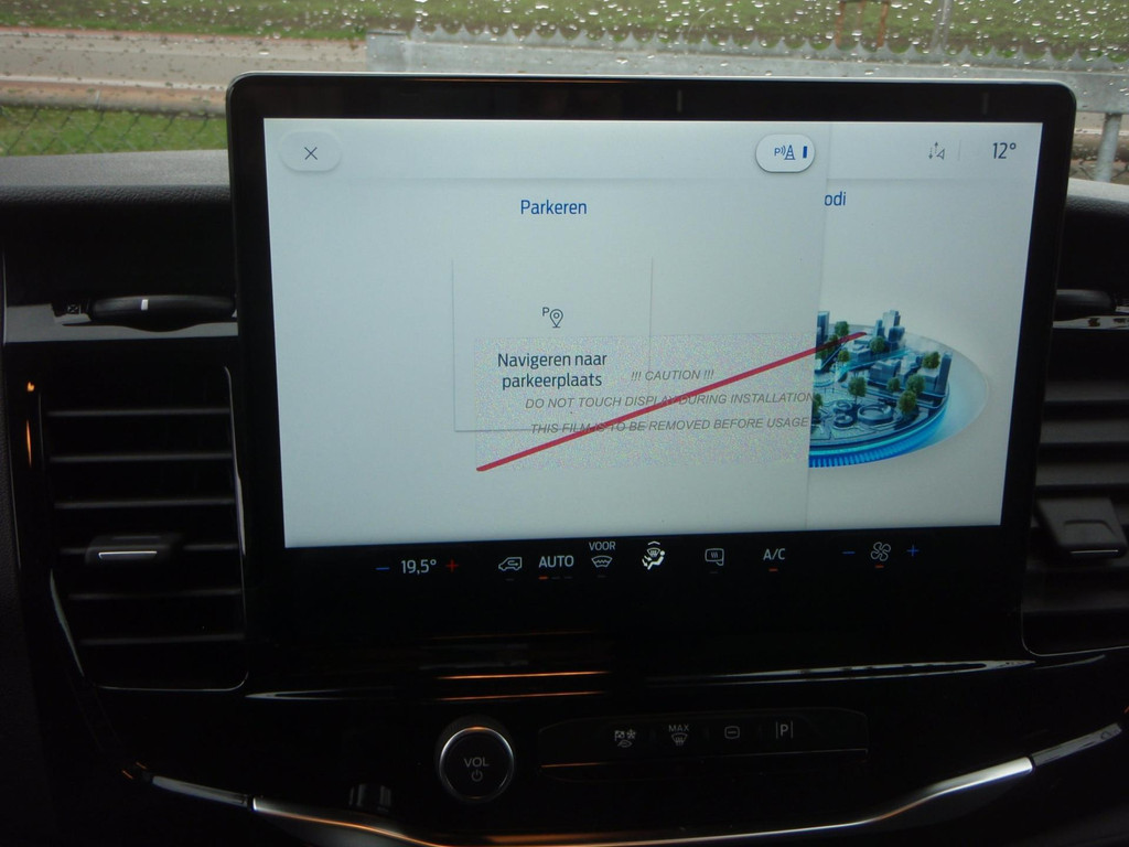 Ford Transit 350L Dubbele Cabine 15 km 12 inch scherm Trend 21