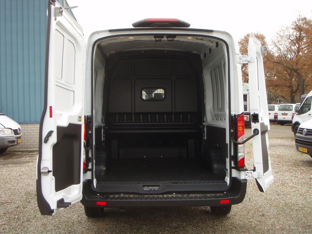 Ford Transit 350L Dubbele Cabine 15 km 12 inch scherm Trend 9