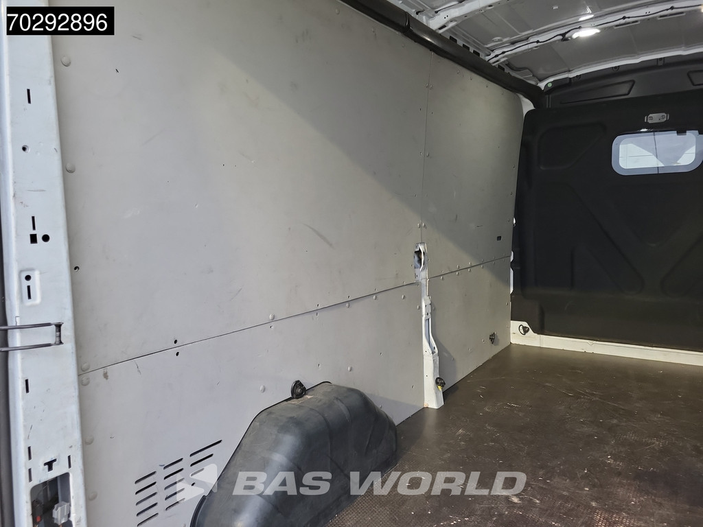 Ford Transit 130pk Automaat L3H2 Airco Cruise Parkeersensoren SYNC-display Euro6 L3 12m3 Airco Cruise control 8