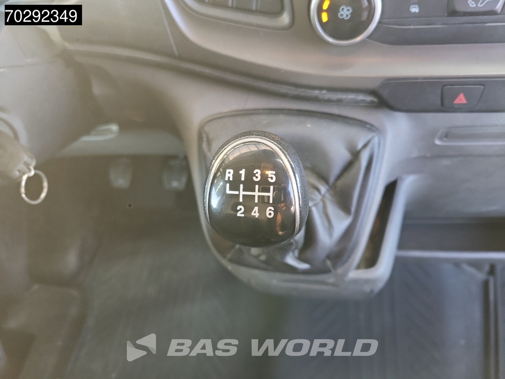 Ford Transit 130pk Dubbellucht L4H3 Trekhaak Airco Cruise Parkeersensoren Euro6 L4 15m3 Airco Trekhaak Cruise control 16