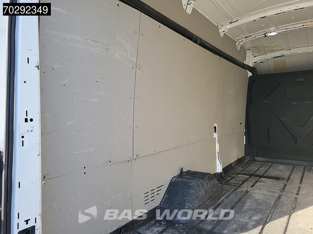Ford Transit 130pk Dubbellucht L4H3 Trekhaak Airco Cruise Parkeersensoren Euro6 L4 15m3 Airco Trekhaak Cruise control 8
