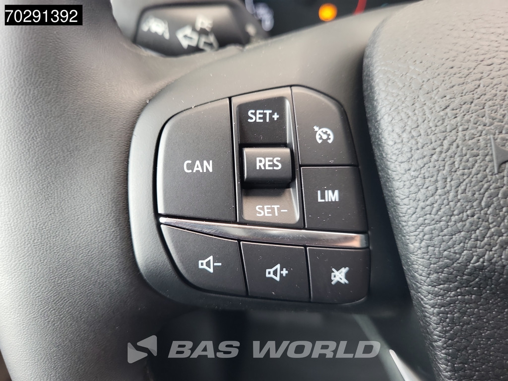 Ford Transit 130pk L2H2 Nieuw! Airco Cruise Parkeersensoren Trend L2 10m3 Airco Cruise control 17