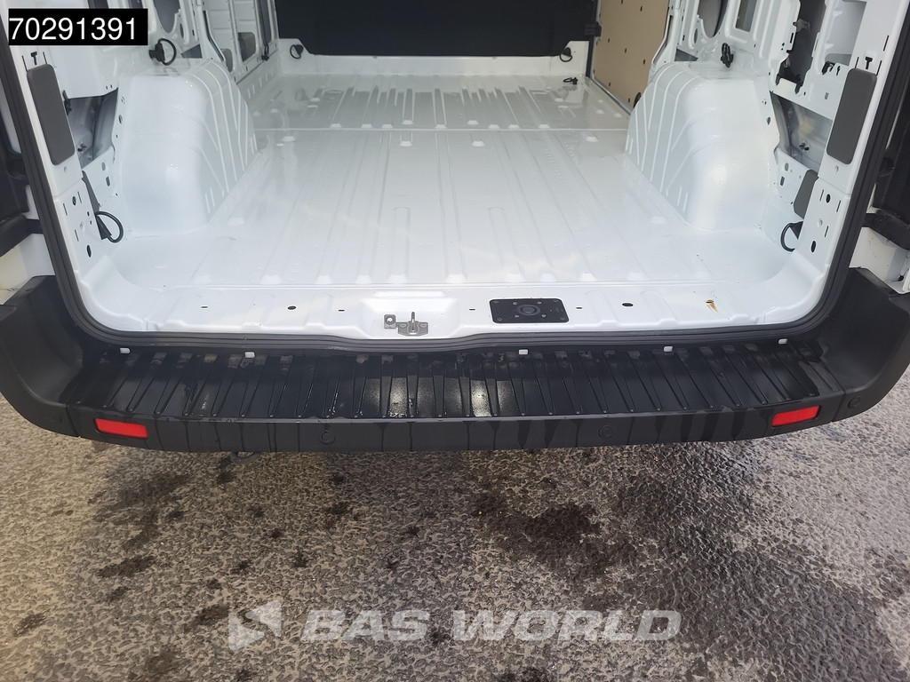 Ford Transit 130pk L2H2 Nieuw! Airco Cruise Parkeersensoren Trend L2 10m3 Airco Cruise control 20