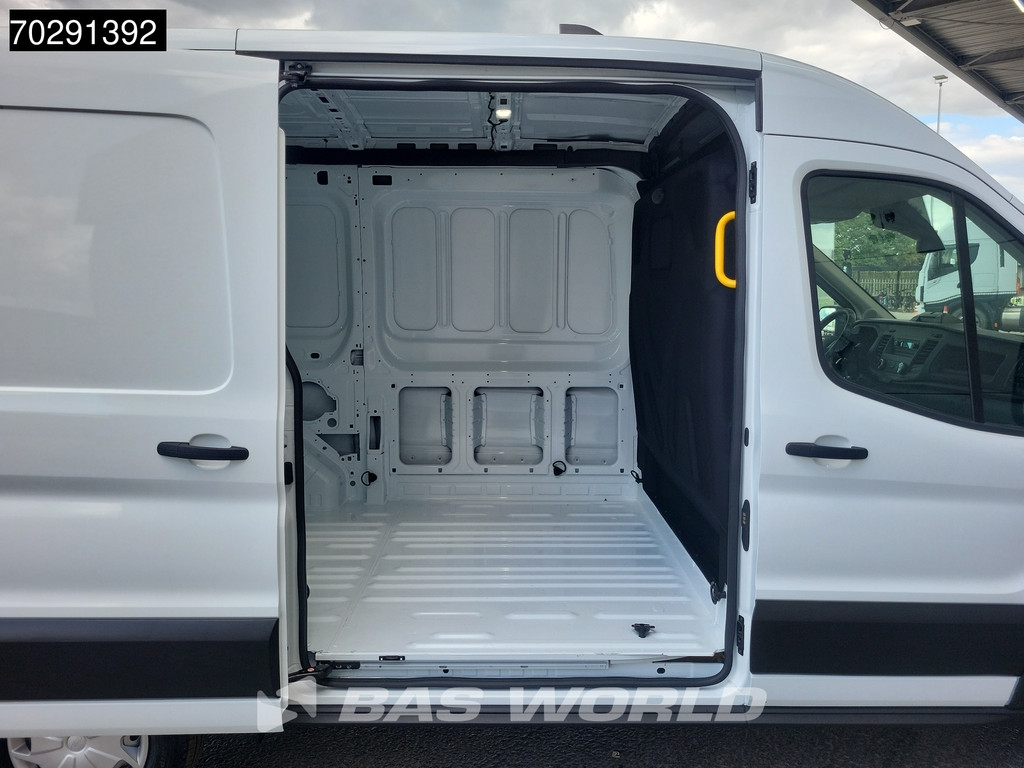 Ford Transit 130pk L2H2 Nieuw! Airco Cruise Parkeersensoren Trend L2 10m3 Airco Cruise control 7