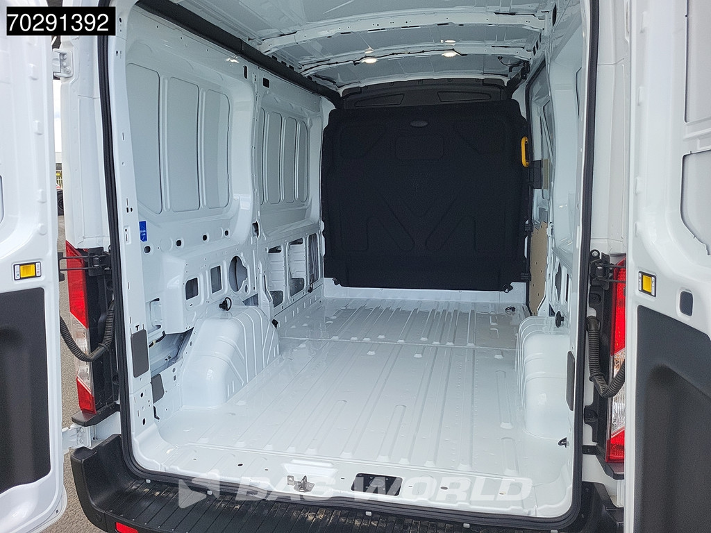 Ford Transit 130pk L2H2 Nieuw! Airco Cruise Parkeersensoren Trend L2 10m3 Airco Cruise control 9