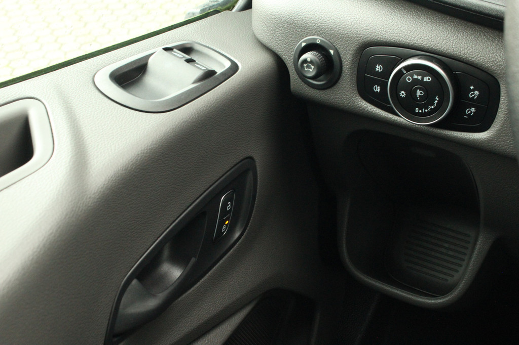 Ford Transit 290 2.0TDCI 130pk L2H2 Trend | Trekhaak | Ramen Achter | Stoelverwarming | Cruise | Lease 396,- p/m 18