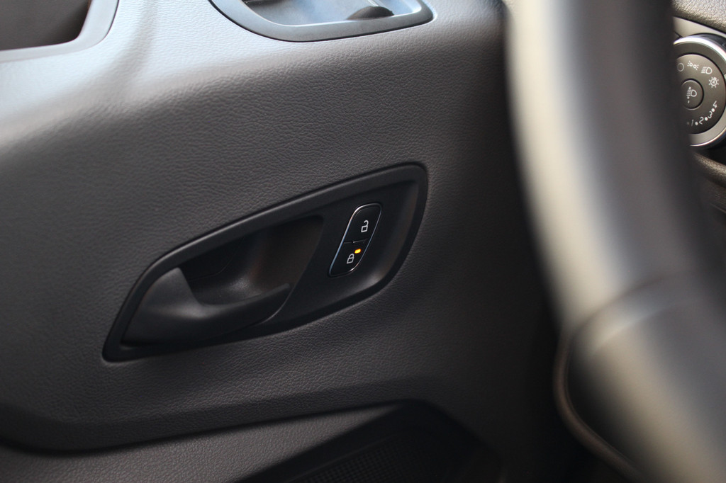 Ford Transit 350 2.0TDCI 130pk L3H2 Trend | Sync4 12 | Carplay/Android | Cruise | DAB | PDC | Lease 591,- p/m 19