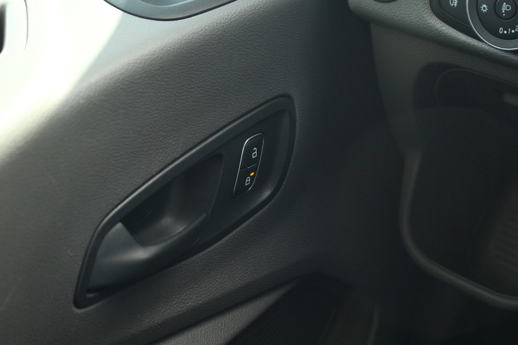 Ford Transit 350 2.0TDCI 130pk L4H1 Trend | Bakwagen | Trekhaak | Cruise | Lease 396,- p/m 17