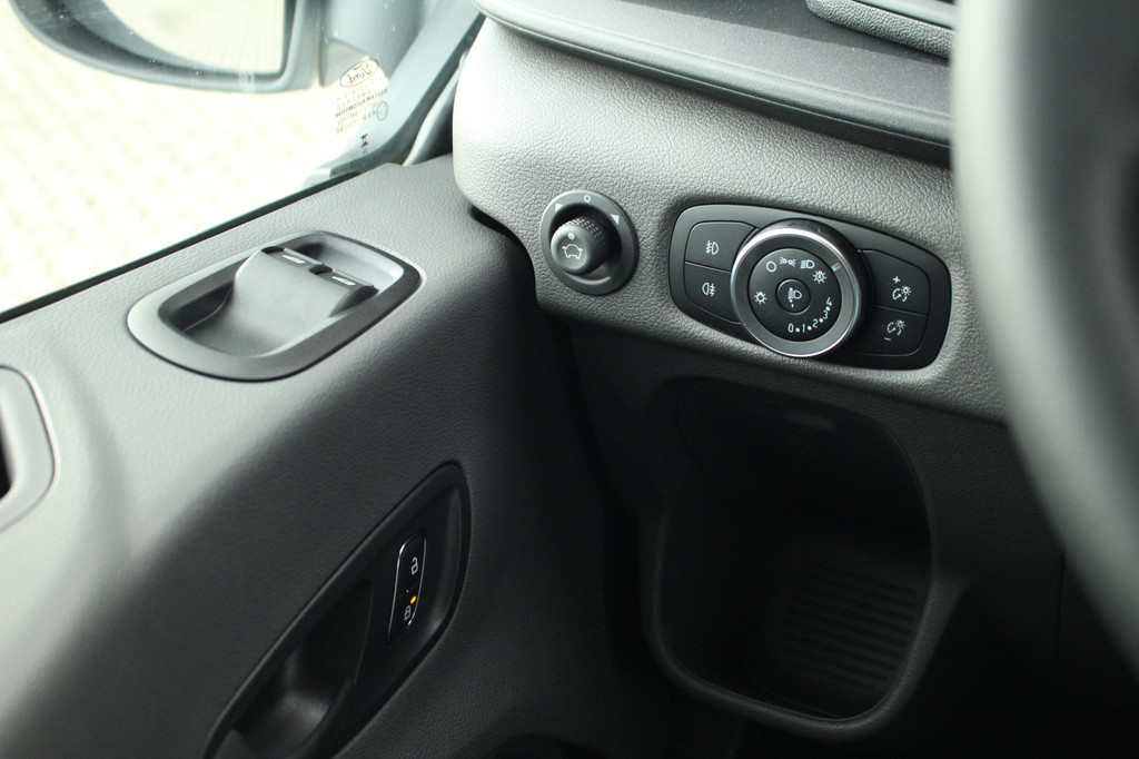 Ford Transit 350 2.0TDCI 165pk L3H2 Trend RWD | Automaat | 3500kg trekgewicht | Standkachel | Camera | Cruise | Lease 645,- p/m 17