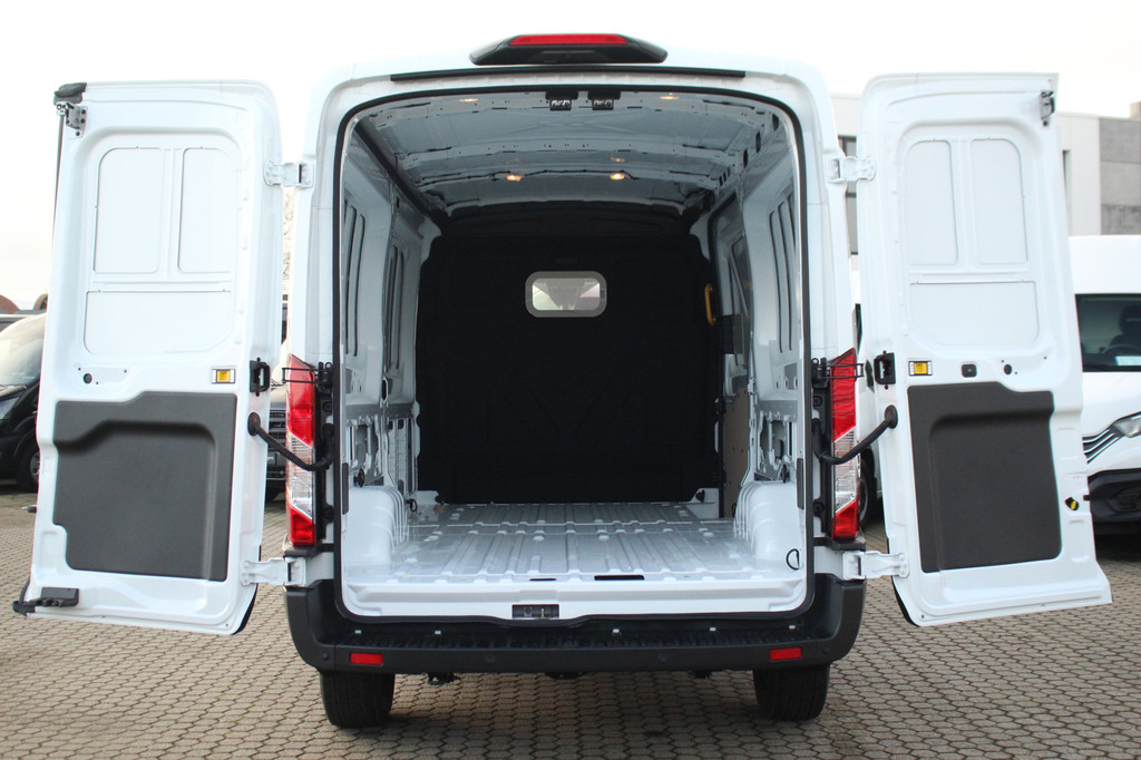 Ford Transit 350 2.0TDCI 165pk L3H2 Trend RWD | Automaat | 3500kg trekgewicht | Standkachel | Camera | Cruise | Lease 645,- p/m 8