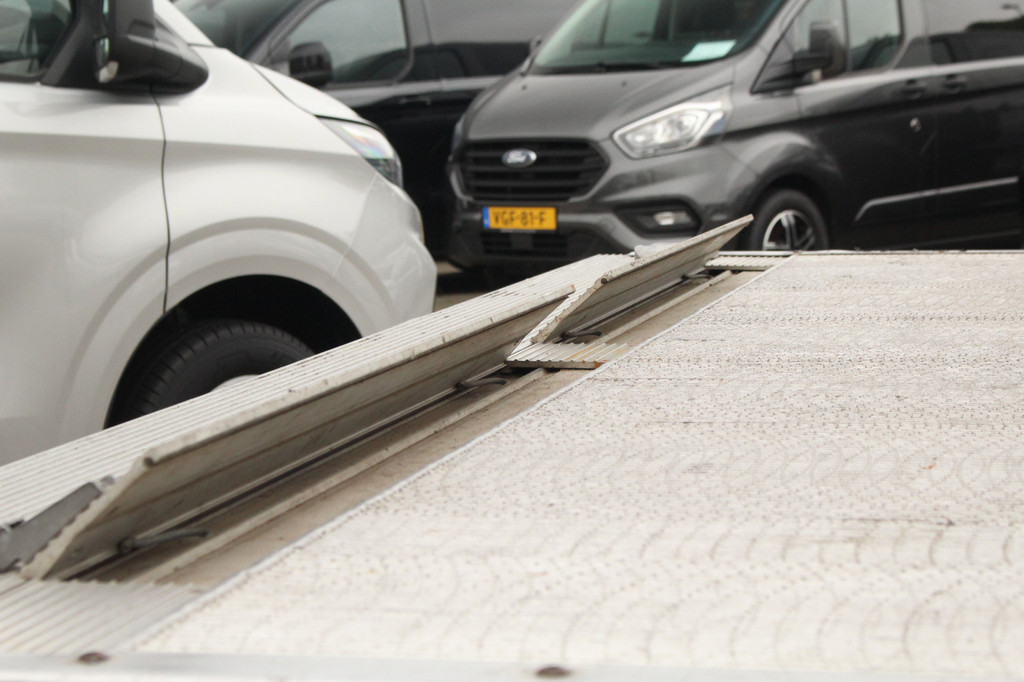 Ford Transit 350 2.0TDCI 170pk L4H1 RWD Bakwagen | DHollandia Laadklep 750kg | Camera | Cruise | Lease 466,- p/m 15