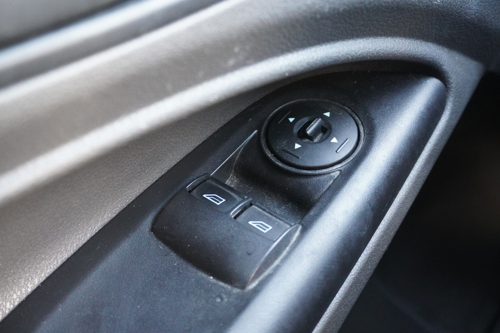 Ford Transit Connect 1.5 EcoBlue 100PK - EURO 6 - Airco - Cruise - Trekhaak - €8.950,- Excl. 17