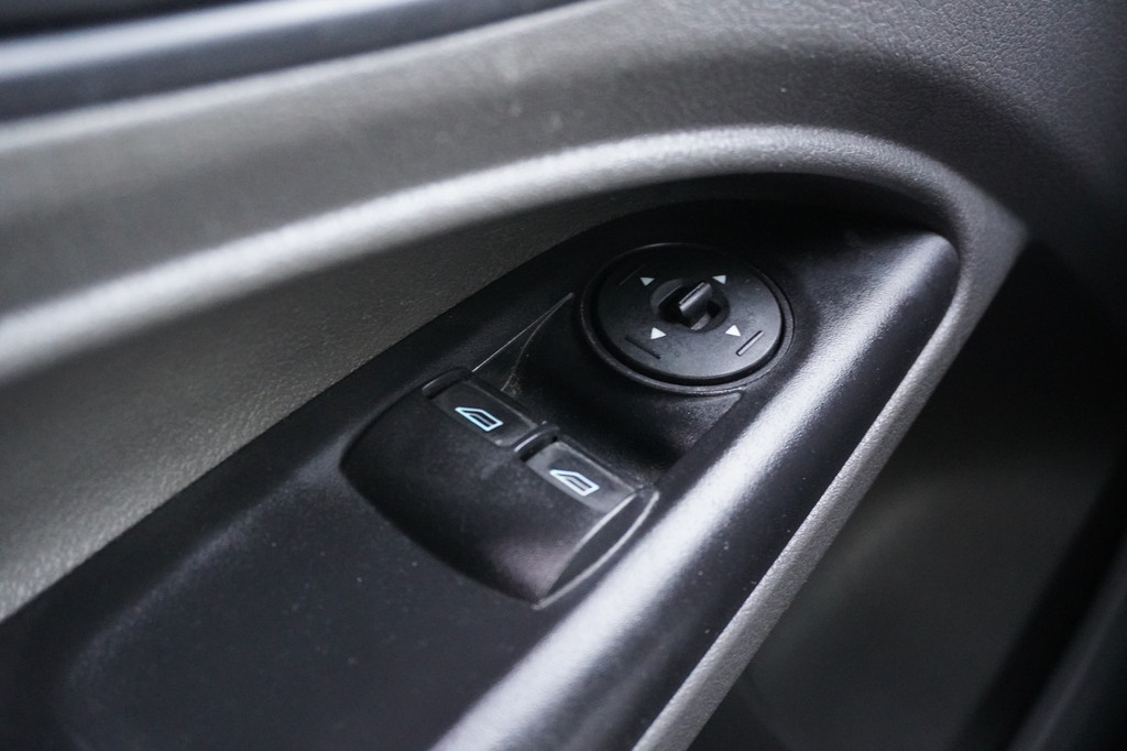 Ford Transit Connect 1.5 EcoBlue 100PK Automaat EURO 6 - Airco - Cruise - â¬13.900,- Excl. 17