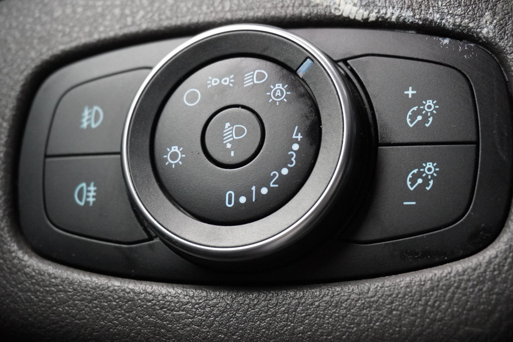 Ford Transit Connect 1.5 EcoBlue 100PK Automaat EURO 6 - Airco - Navi - Cruise - Camera - â¬11.950,- Excl. 19