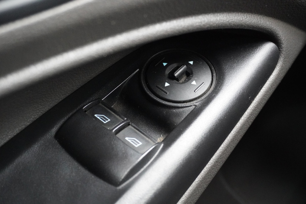 Ford Transit Connect 1.5 EcoBlue 100PK EURO 6 - Airco - Cruise - Trekhaak - â¬9.900,- Excl. 18