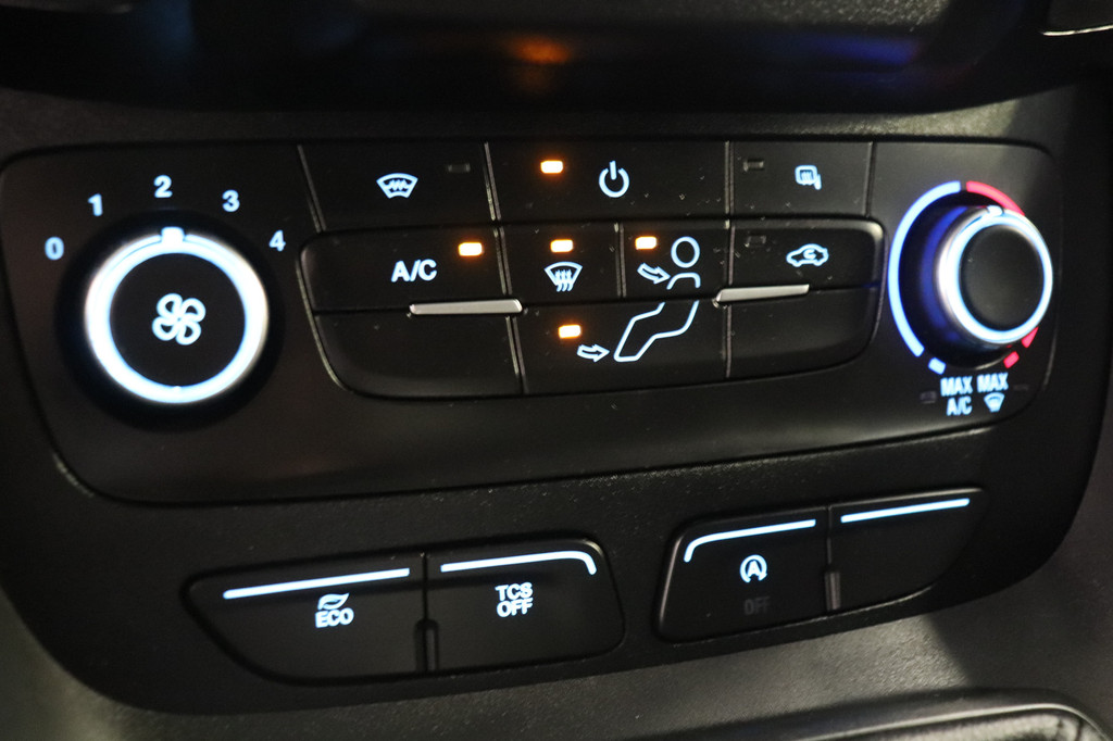 Ford Transit Connect 1.5 EcoBlue 100PK EURO 6 - Airco - Navi - Cruise - € 11.950,- Excl. 15