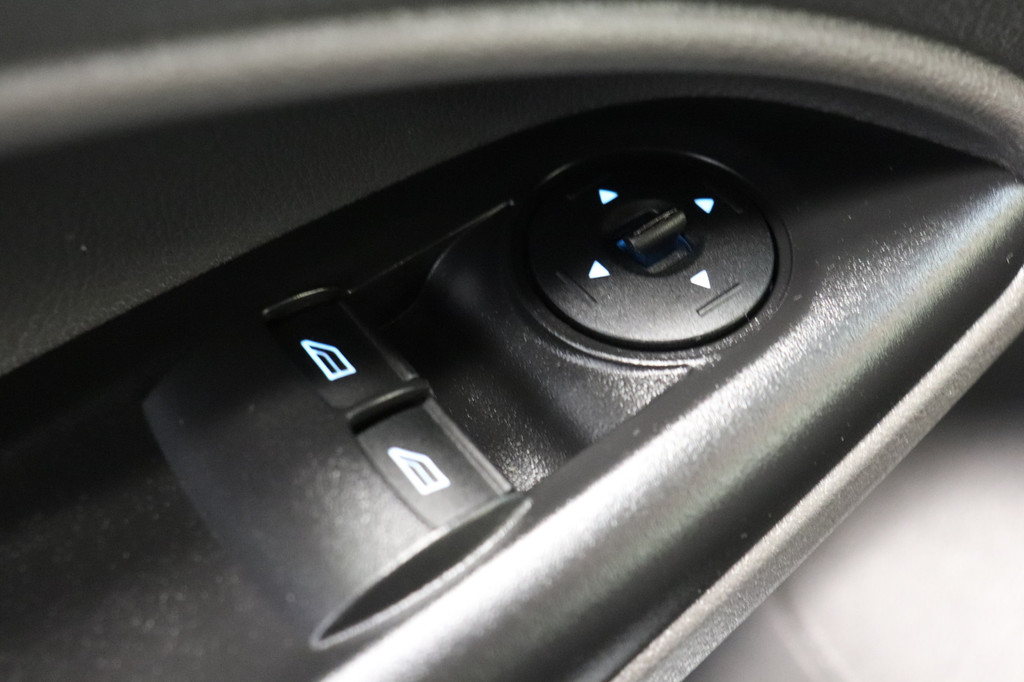 Ford Transit Connect 1.5 EcoBlue 100PK EURO 6 - Airco - Navi - Cruise - € 11.950,- Excl. 21