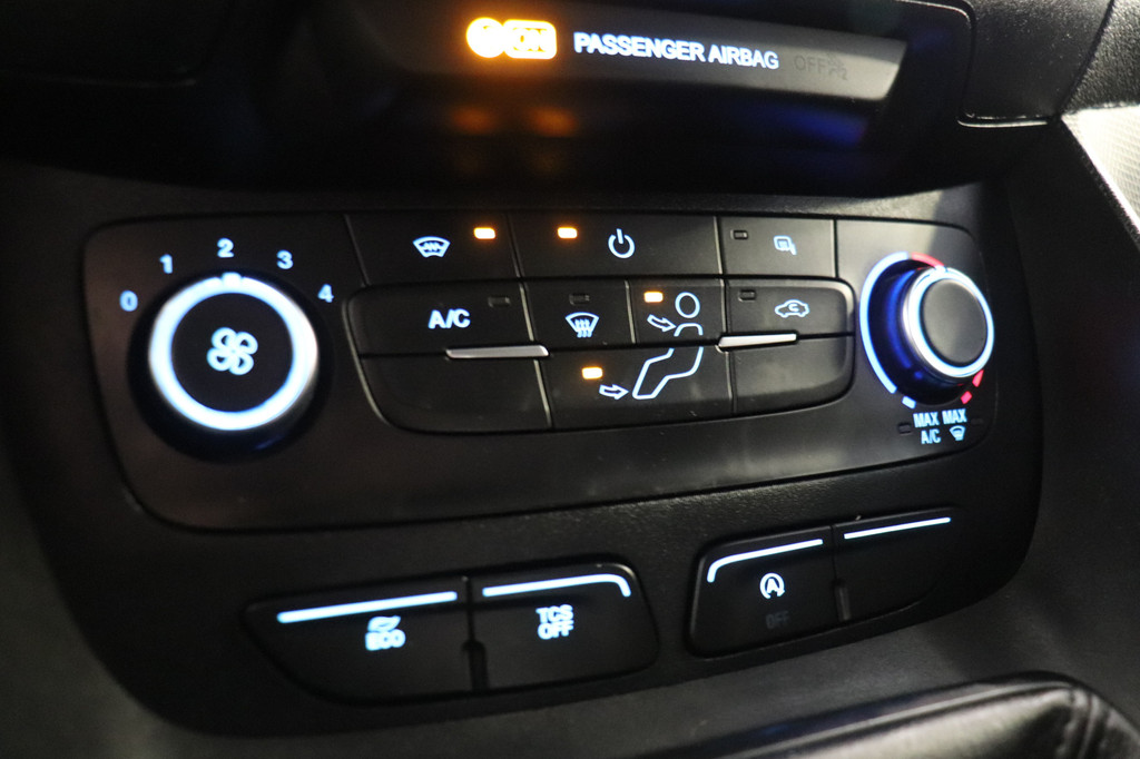 Ford Transit Connect 1.5 EcoBlue 100PK L2 - EURO 6 - Airco - Cruise - Trekhaak - €8.950,- Excl. 12