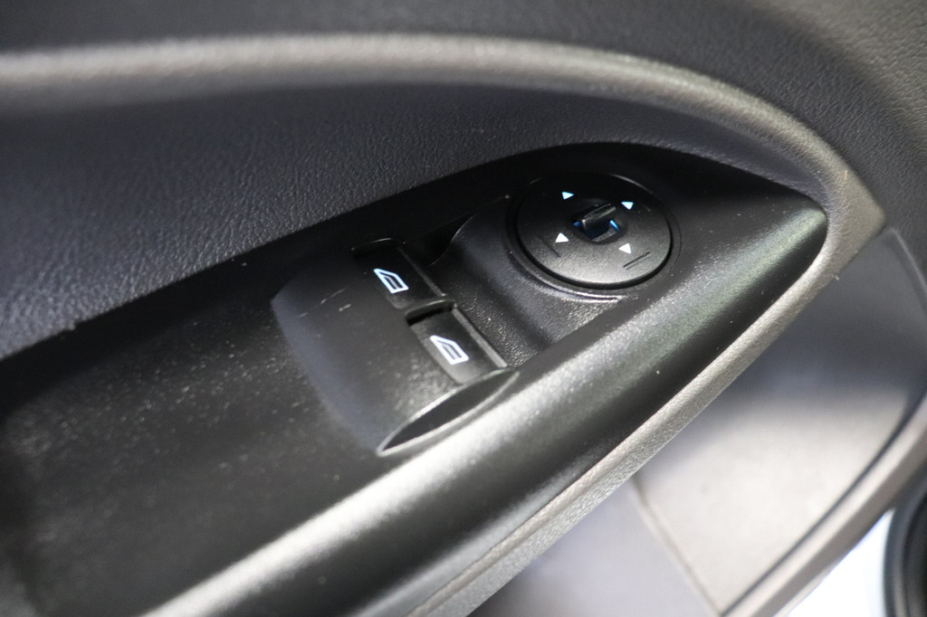 Ford Transit Connect 1.5 EcoBlue 100PK L2 - EURO 6 - Airco - Cruise - Trekhaak - €8.950,- Excl. 15