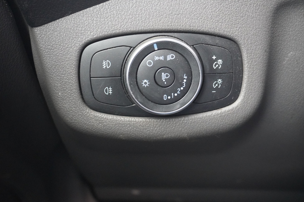 Ford Transit Connect 1.5 EcoBlue 100PK L2 Automaat EURO 6 - Airco - Navi - Camera - Trekhaak - ⬠11.900,- Excl. 14