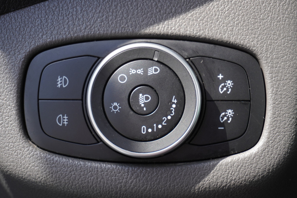 Ford Transit Connect 1.5 EcoBlue 100PK L2 EURO 6 - Airco - Cruise - Camera - â¬10.900,- Excl. 18