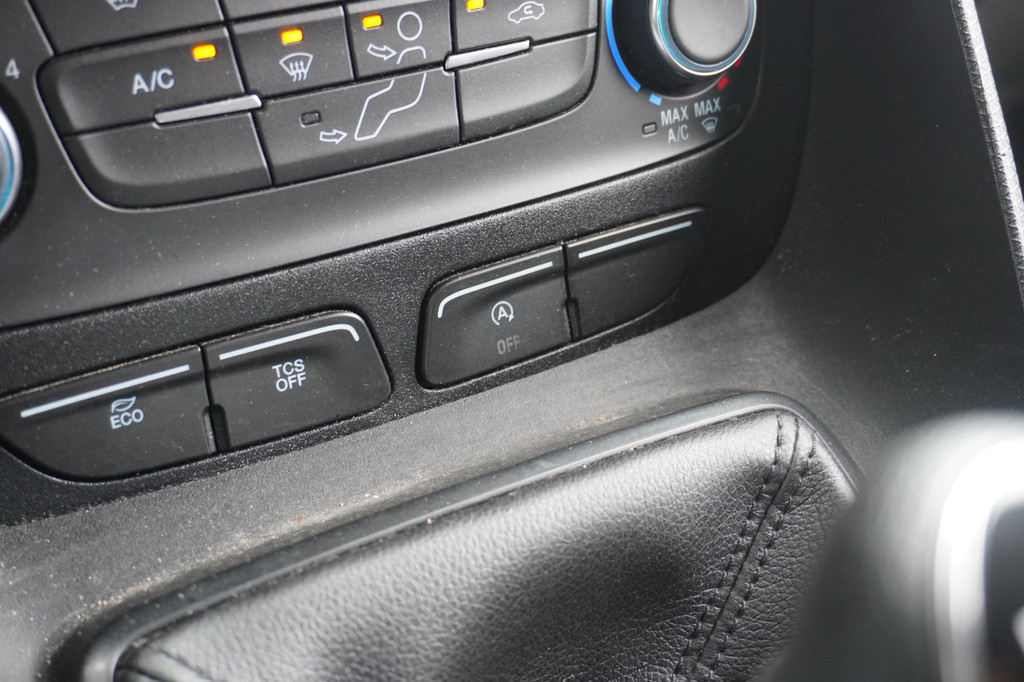 Ford Transit Connect 1.5 EcoBlue 100PK L2 EURO 6 - Airco - Navi - Cruise - Trekhaak - â¬10.900,- Excl. 18