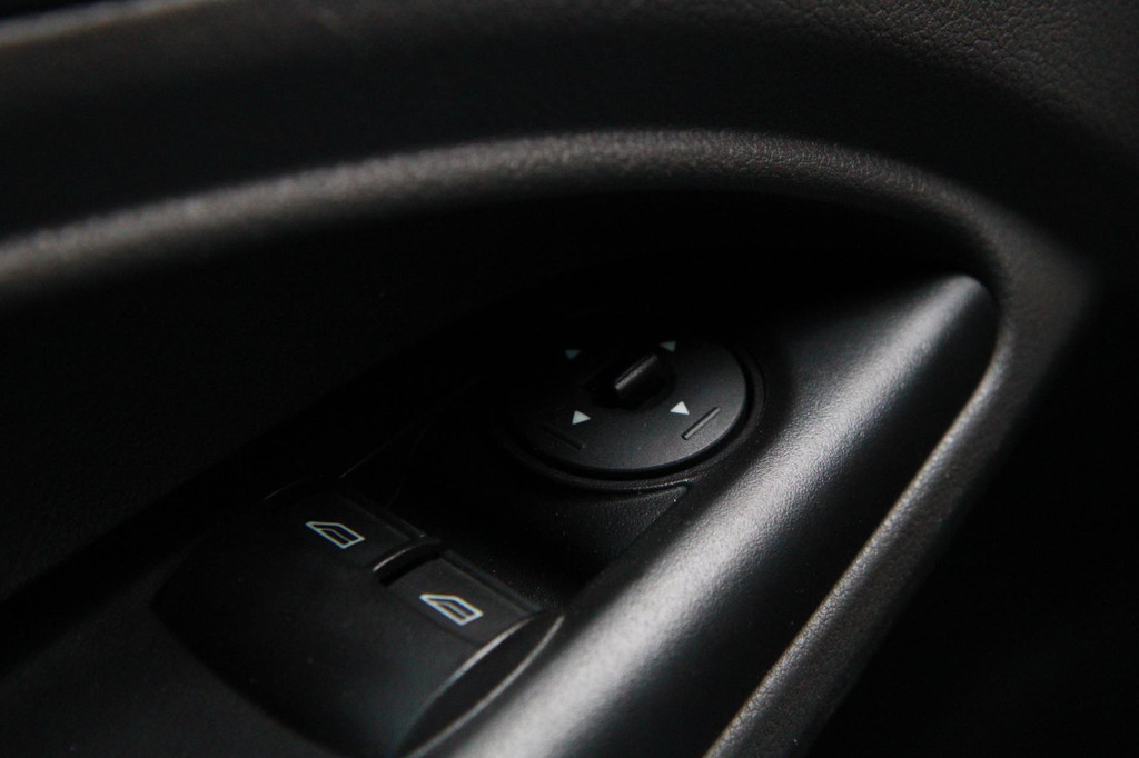 Ford Transit Connect 1.5 EcoBlue 100PK L2 Trend / Trekhaak / Imperiaal / 3 zits / Voorruit verwarming 15