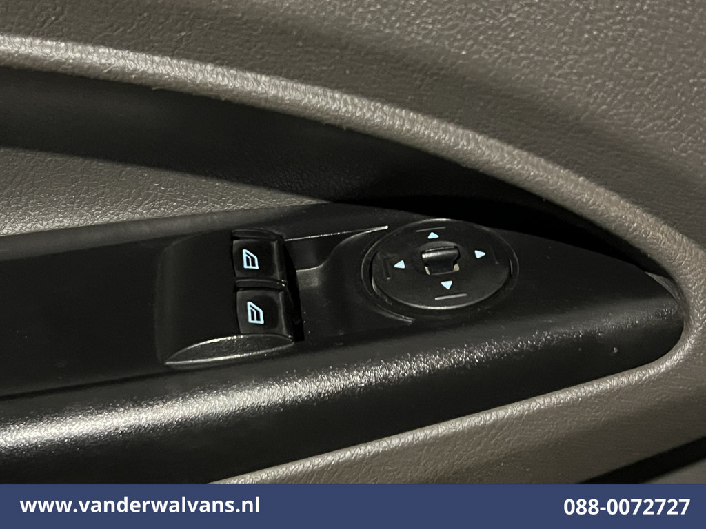 Ford Transit Connect 1.5 EcoBlue 101pk L2H1 Euro6 Airco | Camera | Navigatie | Trekhaak | 3-Zits | Parkeersensoren Verwarmde voorruit, Bijrijdersbank 19