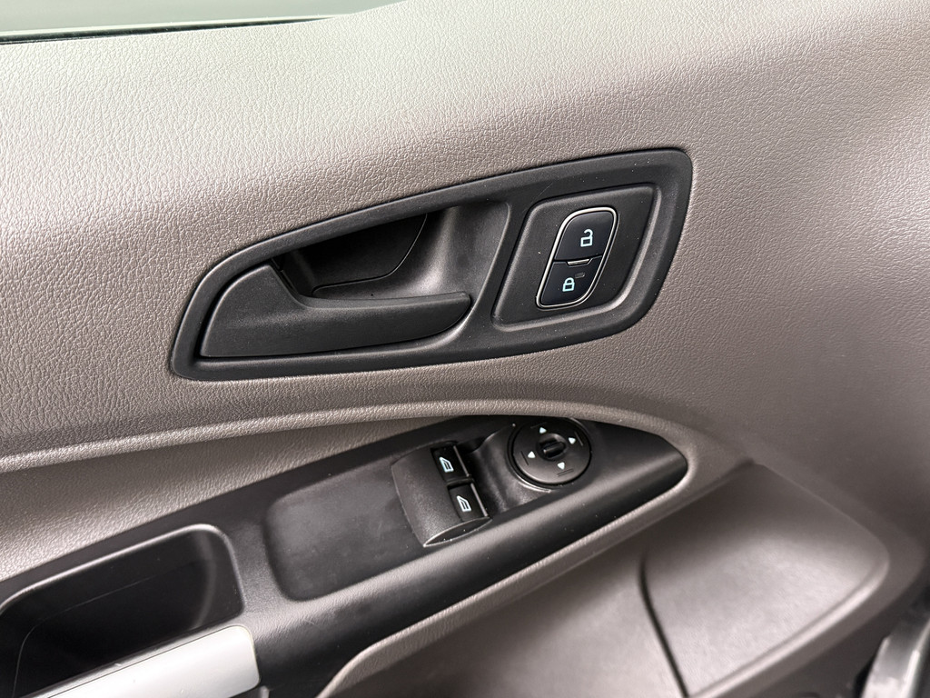 Ford Transit Connect 1.5 EcoBlue 120PK Automaat | Imperiaal | Navigatie | Camera | 3-Persoons | Betimmering 8