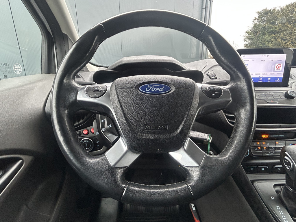 Ford Transit Connect 1.5 EcoBlue E6 TREND / AUTOMAAT / L2H1 / 1e EIG. / ACHTERKLEP / CAMERA / AFN TREKHAAK / AIRCO / CRUISE / NAVI / APPLE CARPLAY 10