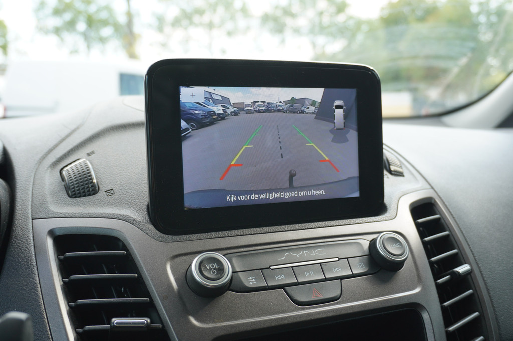 Ford Transit Connect 1.5 EcoBlue EURO 6 - Airco - Navi - Trekhaak - â¬9.499,- Excl. 15