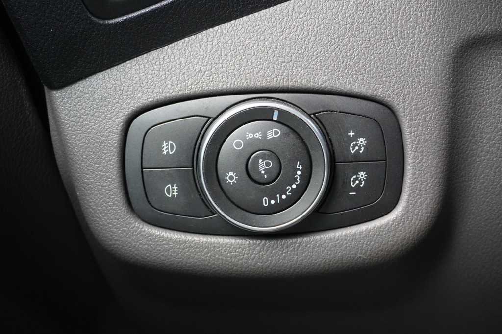 Ford Transit Connect 1.5 EcoBlue EURO 6 - Airco - Navi - Trekhaak - â¬9.499,- Excl. 18