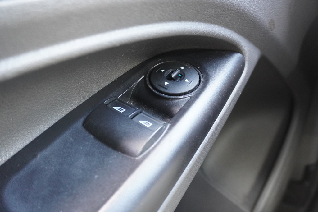 Ford Transit Connect 1.5 EcoBlue EURO 6 - Airco - Navi - Trekhaak - â¬9.499,- Excl. 19